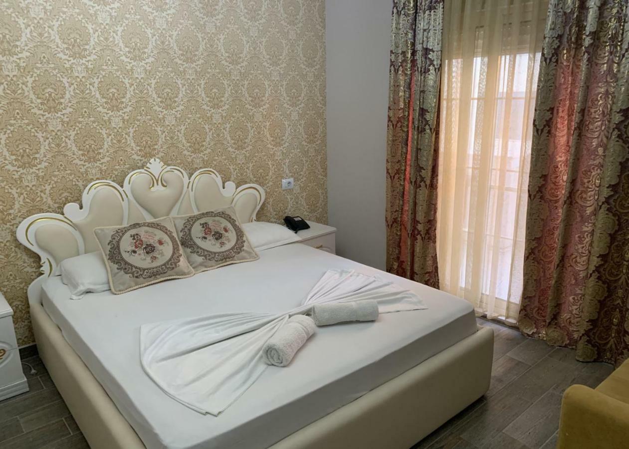 Hotel Antalya - Beach Durrës Exteriör bild