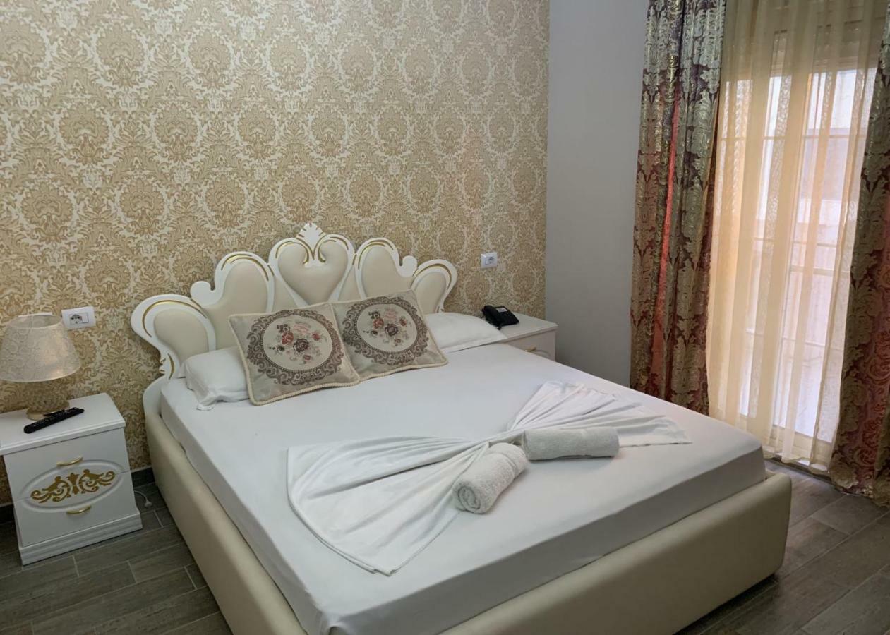 Hotel Antalya - Beach Durrës Exteriör bild