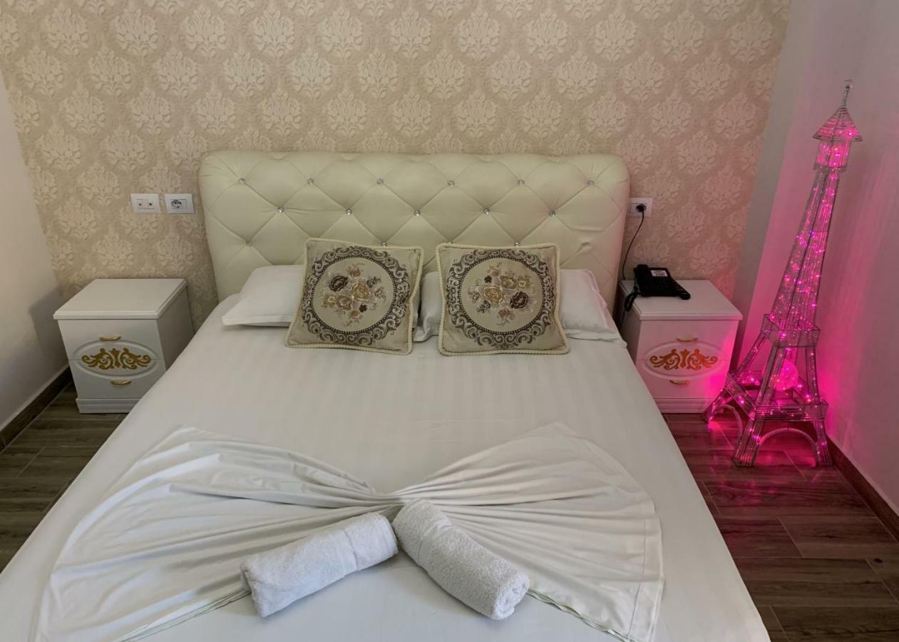 Hotel Antalya - Beach Durrës Exteriör bild