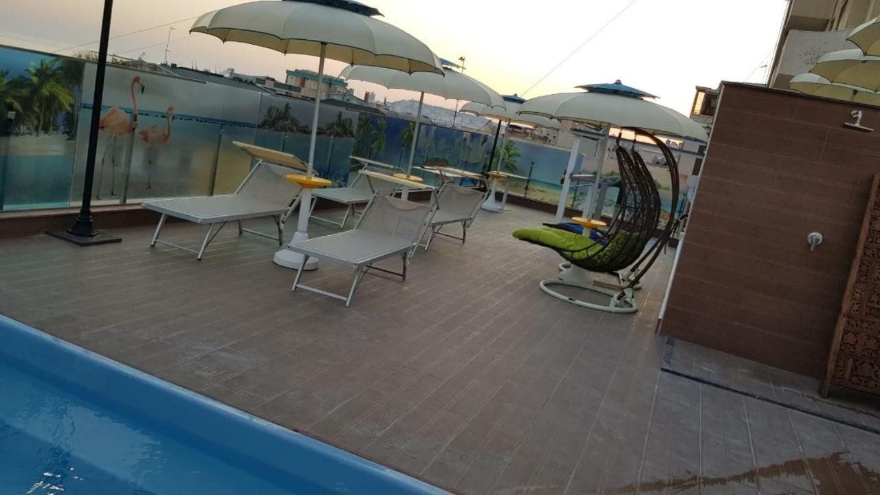 Hotel Antalya - Beach Durrës Exteriör bild